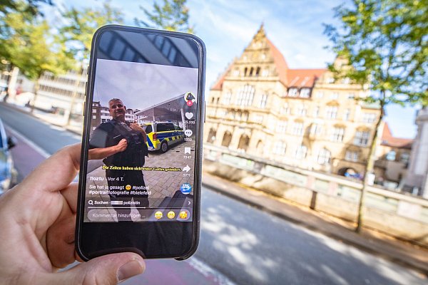 "Die Zeiten haben sich leider Gottes geändert", sagt der Bielefelder Beamte und kritisiert damit gesellschaftliche Veränderungen in Bielefeld und Deutschland. - © Mike-Dennis Müller