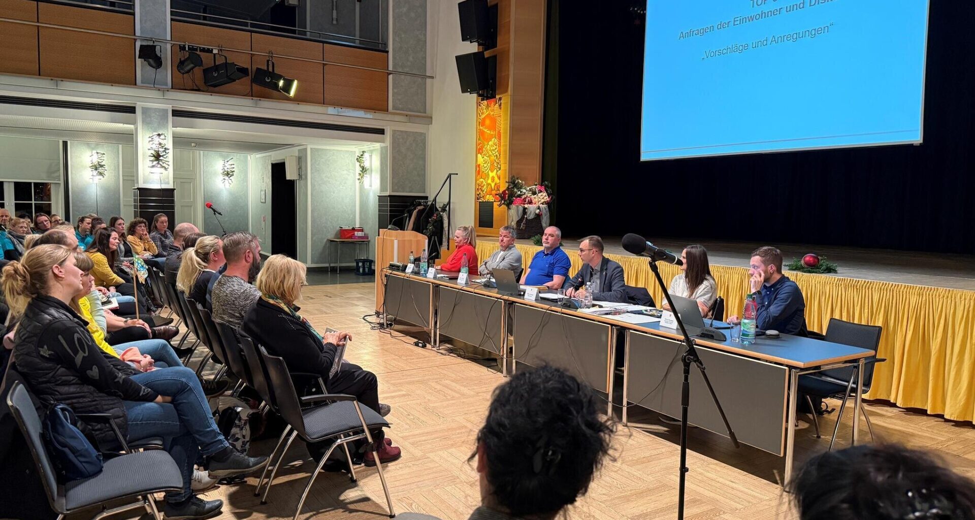 Bedrohung eines Stadtrats überschattet emotionale Kita-Debatte