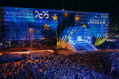 Große Fotogalerie: Chemnitz 2025 in 100 Bildern! - Rückblick aufs Festjahr zur Europäischen Kulturhauptstadt Chemnitz 2025: KuHa-Eröffnung 18. Januar.