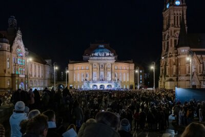 Große Fotogalerie: Chemnitz 2025 in 100 Bildern! - Rückblick aufs Festjahr zur Europäischen Kulturhauptstadt Chemnitz 2025: Adventssingen zum KuHa-Closing.