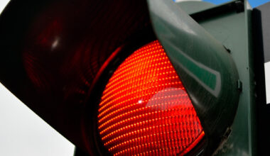 Bei Rot über die Kreuzung