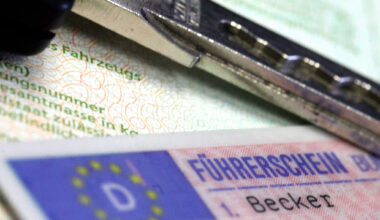 Falsche Führerscheine: Zwei Chemnitzer vor Gericht