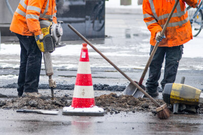 Endspurt auf den Chemnitzer Straßen: Diese Baustellen verschwinden noch vor Weihnachten - Auch kommende Woche kommt es in Chemnitz zu Einschränkungen auf den Straßen. 