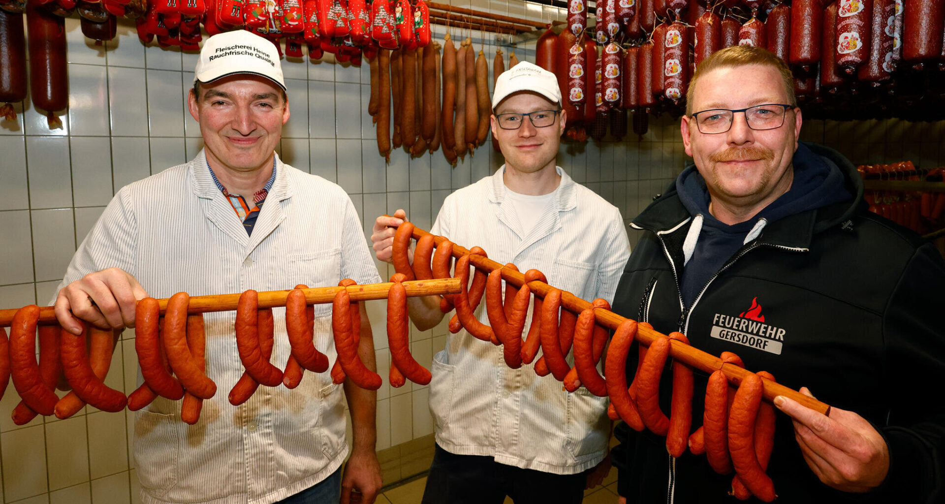 Warum die Feuerwehren jetzt Fans der Rauchwurst aus Oberlungwitz sind
