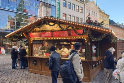 Schlemmerhütte auf dem Chemnitzer Weihnachtsmarkt: Wie es nach dem Abschied von Bernd Ebert weitergeht - Marcus Richter: „Ich hoffe, dass die Schlemmerhütte auch die nächsten 100 Jahre bestehen wird.