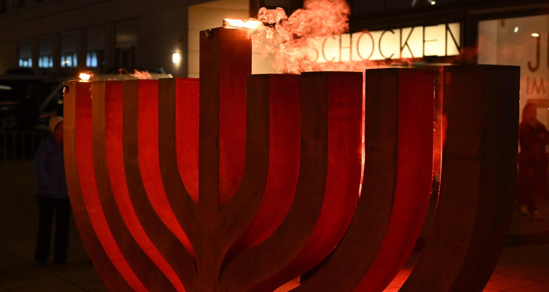 Auftakt in Chemnitz mit viel Hoffnung, Kritik und einer Schweigeminute