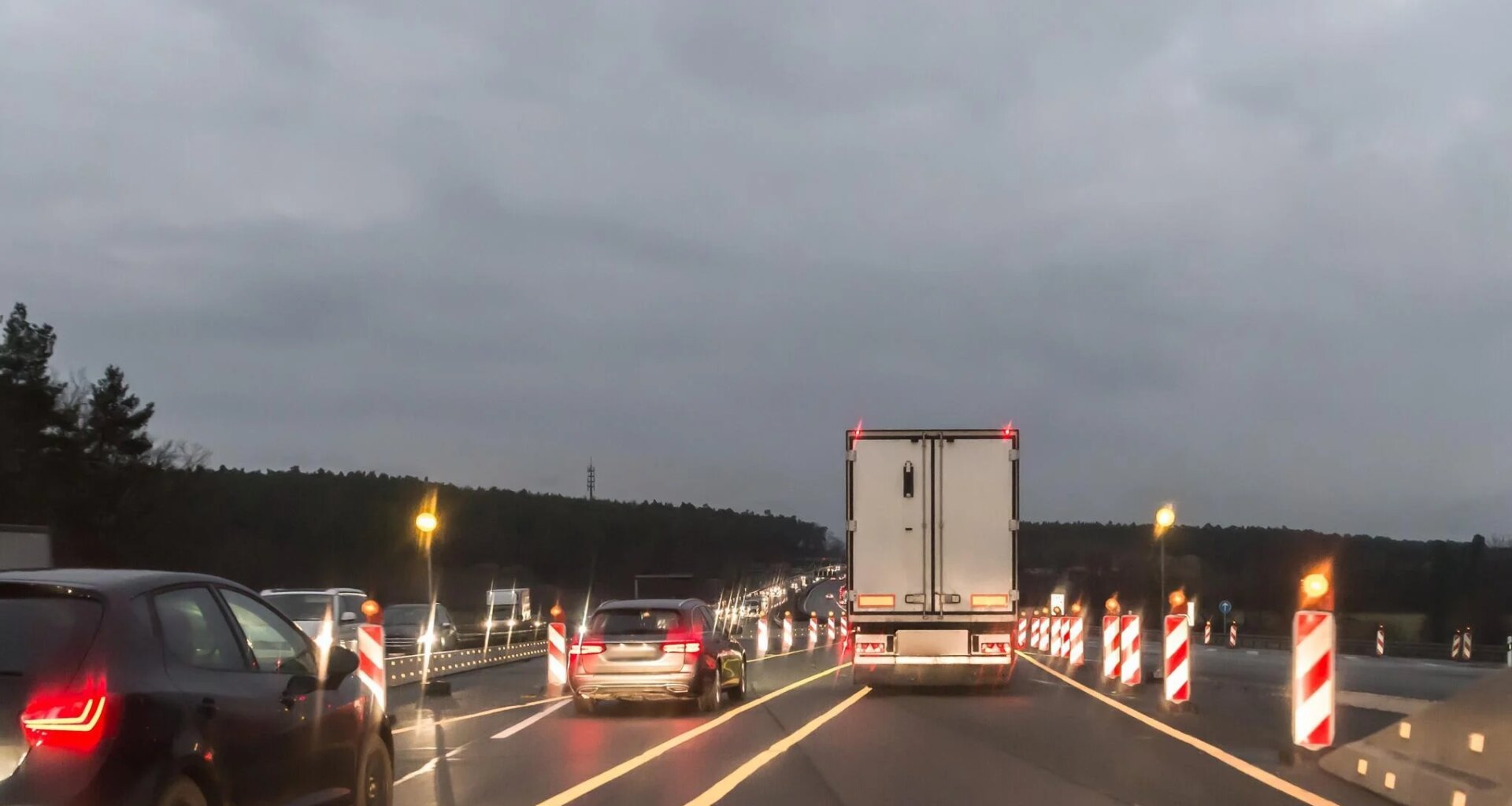 Vollsperrung der Überfahrt der A72 auf A4