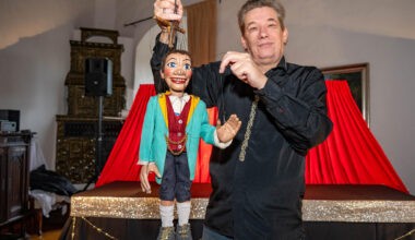 Wer braucht schon TikTok? Frankenberger Marionettentheater fasziniert auf der Rochsburg