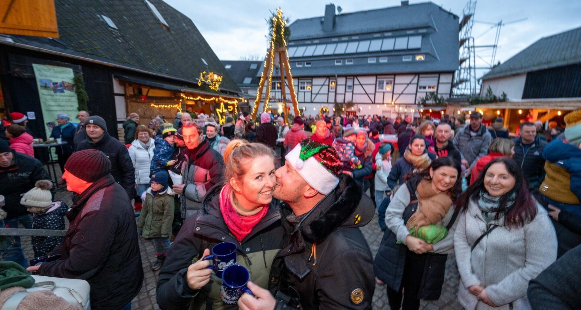 Mini-Weihnachtsmarkt mit großem Herz für Familien