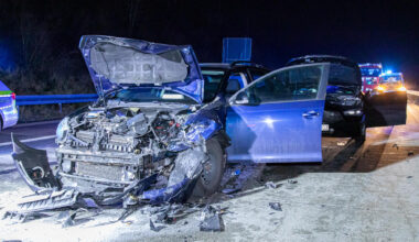 Schwerer Verkehrsunfall mit fünf Autos