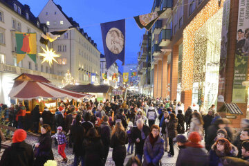 Mittelalterlicher Weihnachtsmarkt bleibt: Chemnitz setzt Zeichen - Betreiber spricht Dank aus - Der Advent 2025 in Chemnitz war von einem Thema geprägt: das drohende Aus für den beliebten mittelalterlichen Weihnachtsmarkt in der Inneren Klosterstraße.