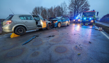 Frontalzusammenstoß auf der B 180 bei Gersdorf