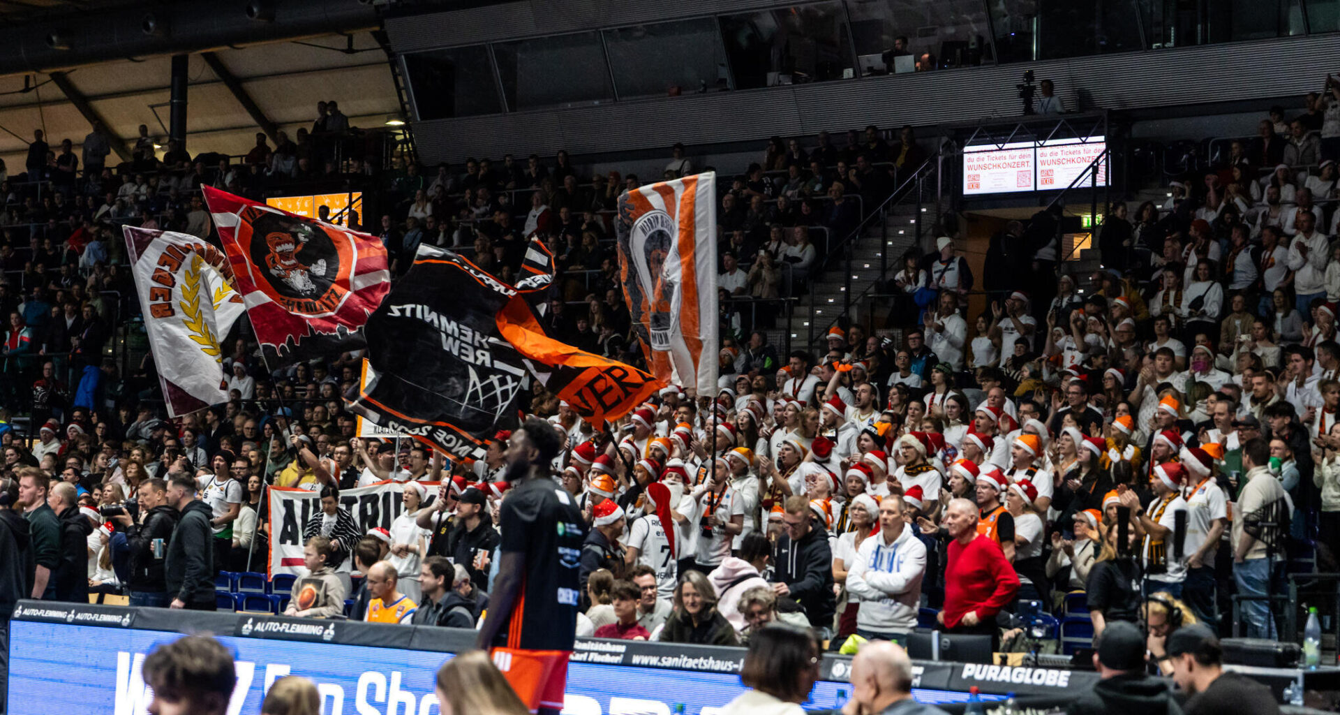 Ostderby mit der weißen Wand im Rücken – Niners Chemnitz zu Gast beim MBC Weißenfels in der Arena Leipzig