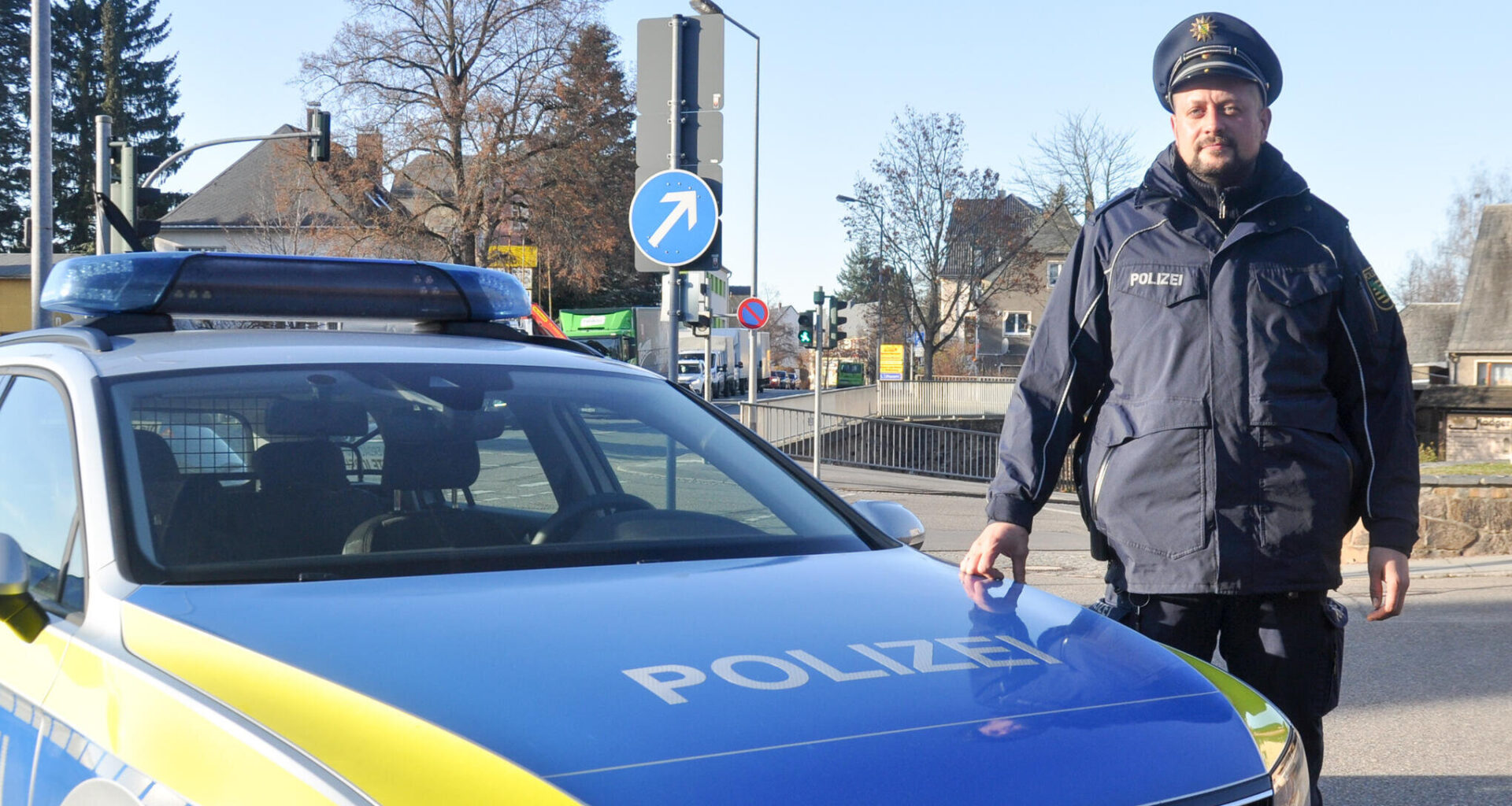 Der Mann für viele in Polizeiuniform