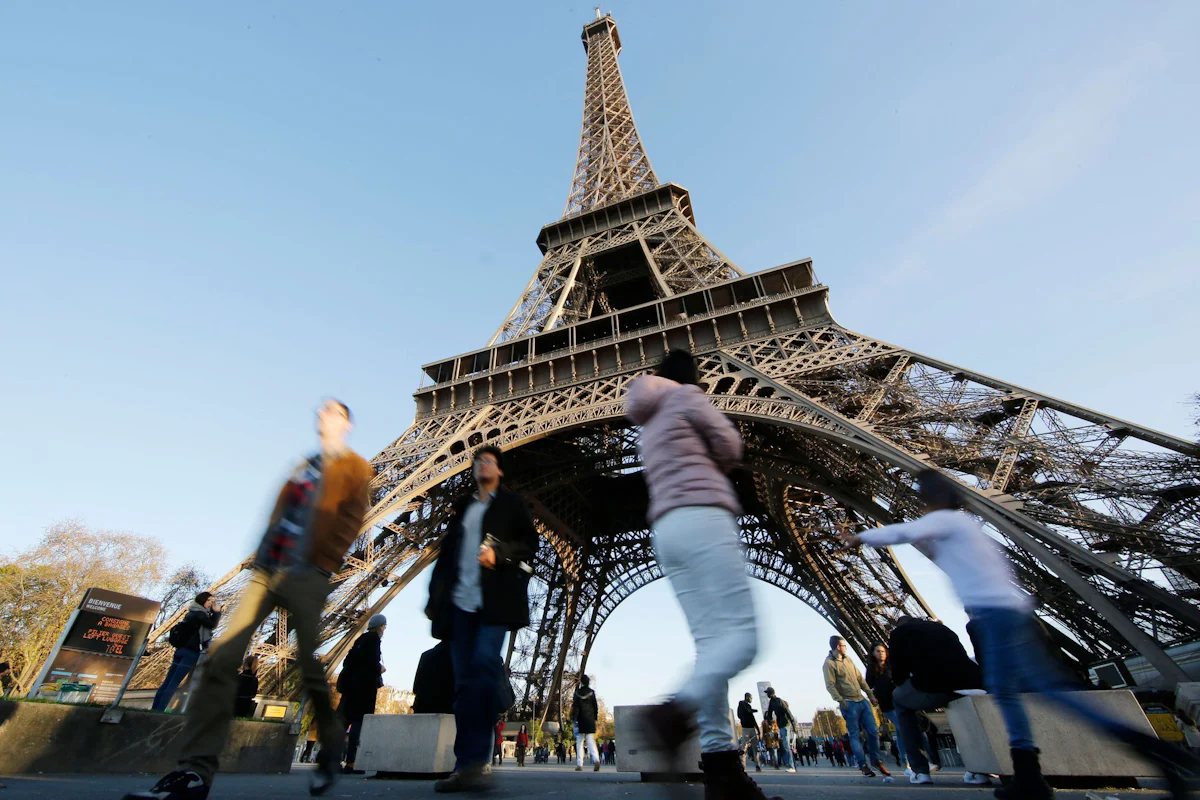 Bahnverbindungen - Täglich von Halle und Erfurt im ICE direkt nach Paris - Wirtschaft