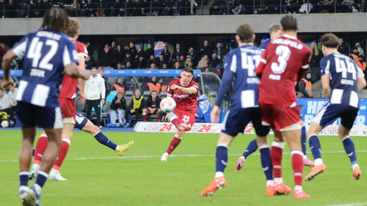 Paderborn nervt Darmstadt 98: Arminia Bielefeld schockt Hertha BSC in letzter Sekunde