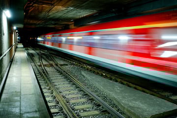 Frau in Frankfurt vor S-Bahn gestoßen: Gericht hat Urteil gefällt