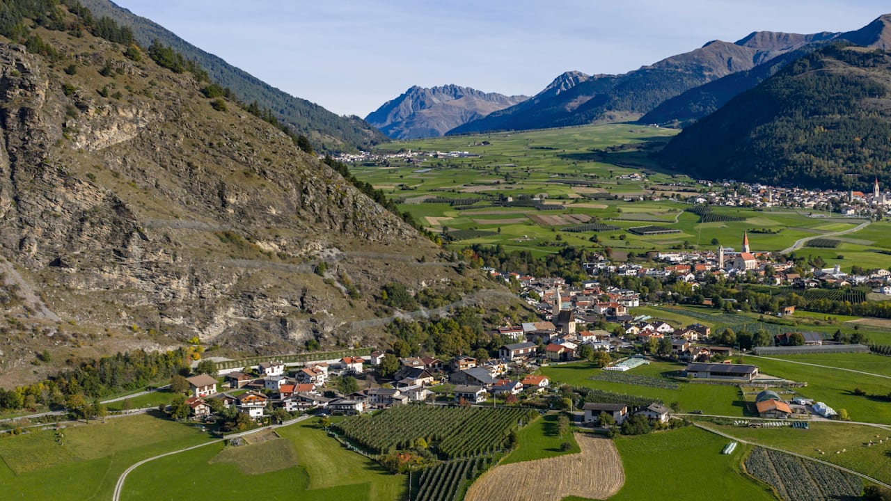 Vor den Augen seines Freundes: Junge (10) stürzt an Felswand in den Tod | News