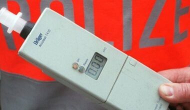 Mannheim: Wodkaflasche im Fußraum, am Steuer mit 2 Promille - Polizeiberichte aus Rhein-Neckar-Odenwald