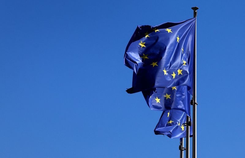 EU plant Überprüfungen gegen billige Kunststoffimporte, berichtet die FT