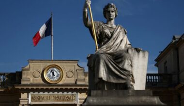 Frankreich will drohenden Stillstand mit Notgesetz abwenden