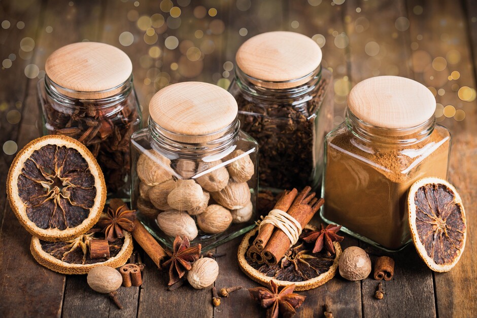 Die Naspa Wiesbaden unterstützt mit der Aktion Weihnachtssterne Menschen in Not.