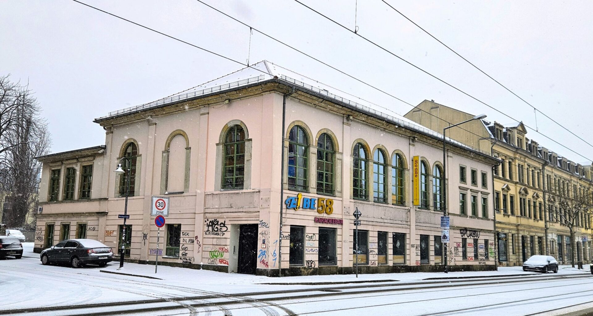 "Astoria" - Knisternde Funken und neue Ideen im alten Ballsaal