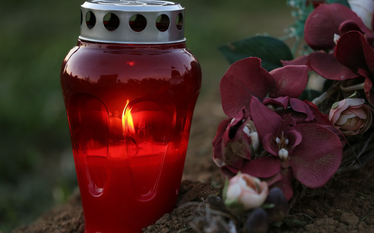 Grablicht Symbolbild Pixabay