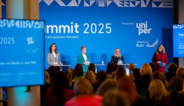 Beim her.summit diskutierten Managerinnen über Wirtschaft und Sicherheit in einer ...