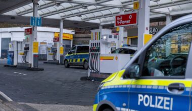 Schüsse bei Raubüberfall! Zwei Männer stürmen Shell-Tankstelle in Essen