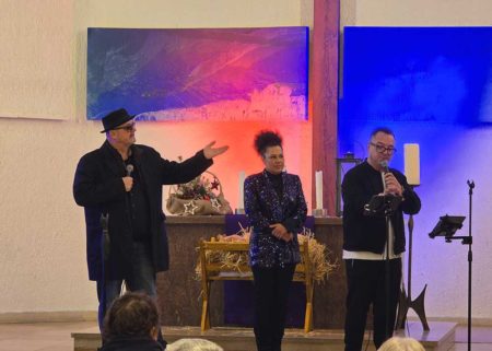 Die evangelische Paulus Kirche in Mannheim-Waldhof soll erhalten und gerettet werden – Weihnachtssingen der Generationen mit Naro & friends