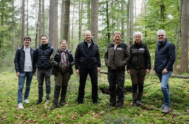 Wertgarantie Group stärkt regionale Klimaschutzprojekte / Engagement für Waldumbau ...