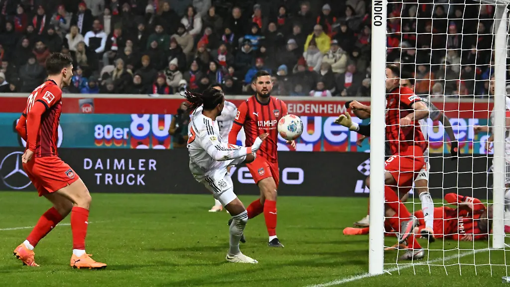 21-12-2025-xsltx-Fussball-1-Bundesliga-1-FC-Heidenheim-FC-Bayern-Muenchen-v-l