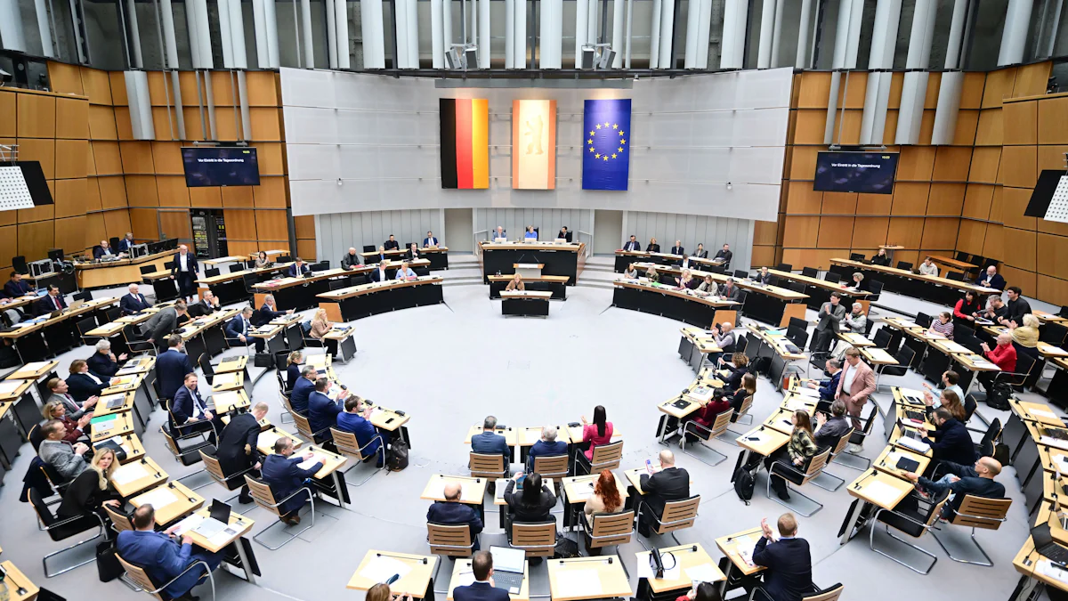 Berliner Landesparlament will AfD-Verbotsverfahren anstoßen - Politik
