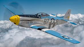 P-51D "Louisiana Kid" im Flug fotografiert