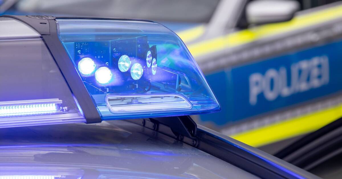 Karlsruhe: 18-jähriger Raser prallt in Innenstadt gegen mehrere Autos - Polizeiberichte aus Rhein-Neckar-Odenwald