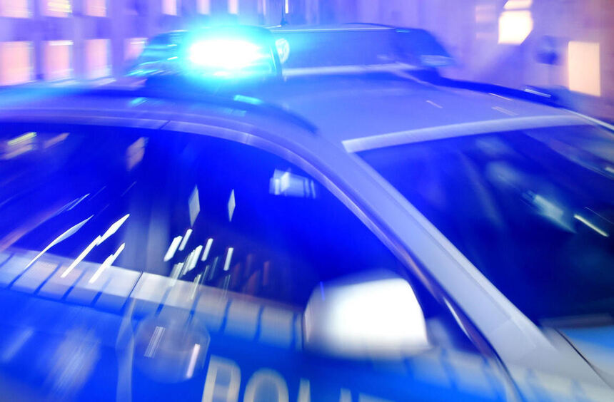 Auto überschlägt sich auf B38a bei Mannheim