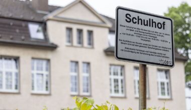 Bielefelderin verklagt die Stadt wegen Lärms auf einem Grundschulhof