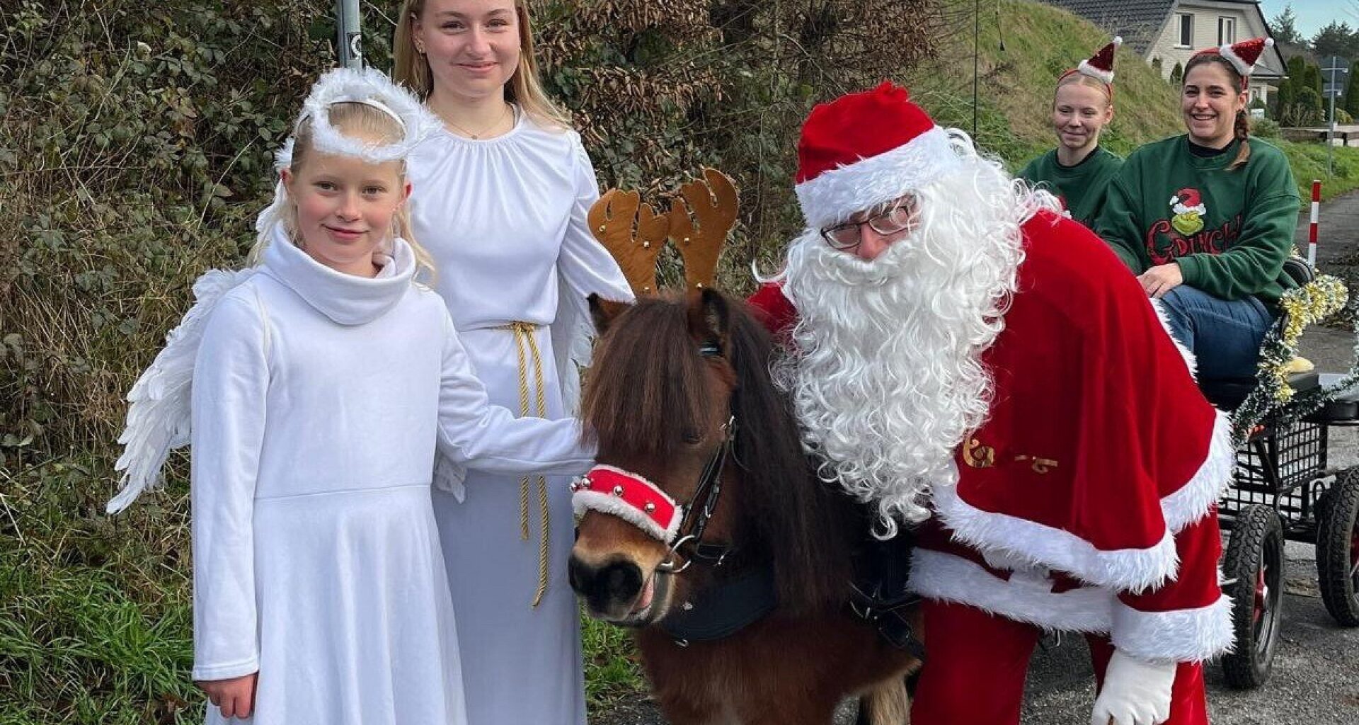 Weihnachten 2025: Nikolaus kommt ins Haller „Dorf hinterm Teich“ | Haller Kreisblatt