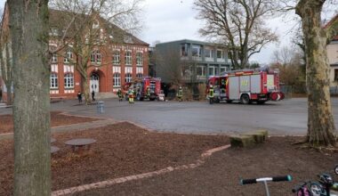FW-DO: Unklare Rauchentwicklung in der Aplerbecker-Mark-Grundschule - Feuerwehr ...