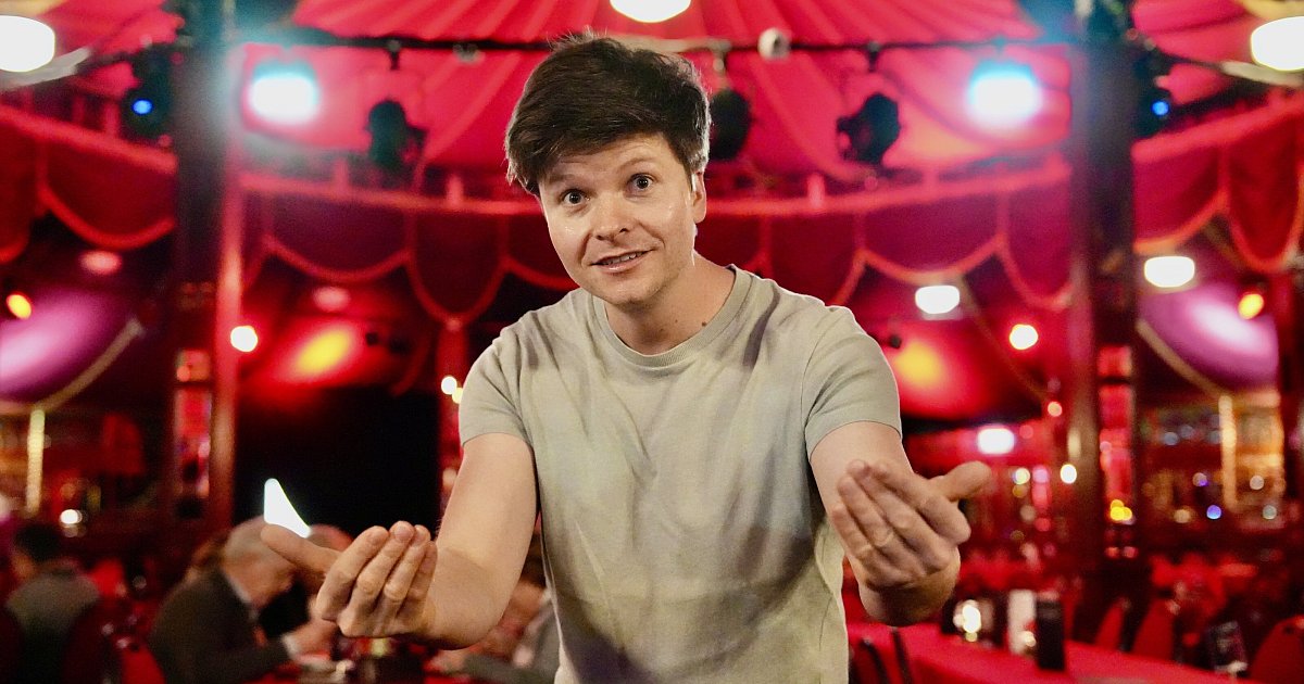 Akrobatik, Magie und mehr im Bielefelder Spiegelzelt mit dem „WOW-Varieté“