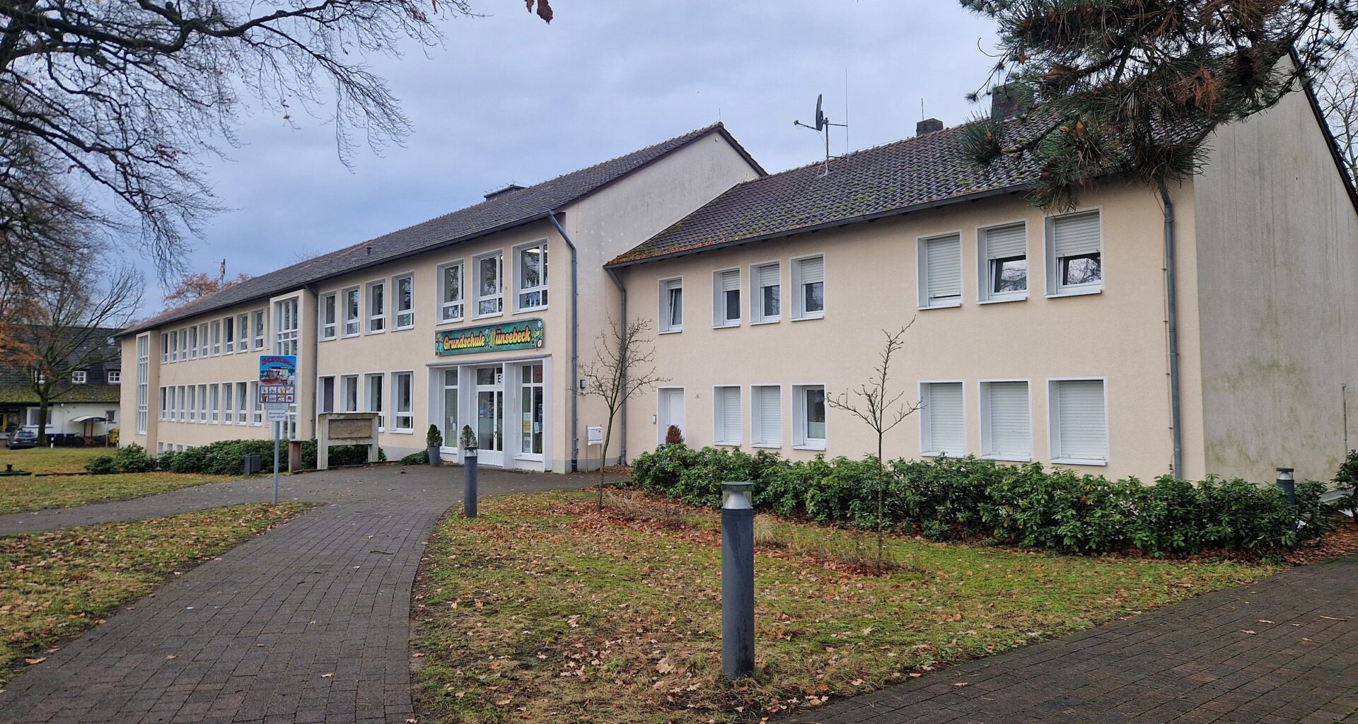 Streit um Mensa-Anbau an Haller Grundschule: Fördergelder auf der Kippe | Haller Kreisblatt