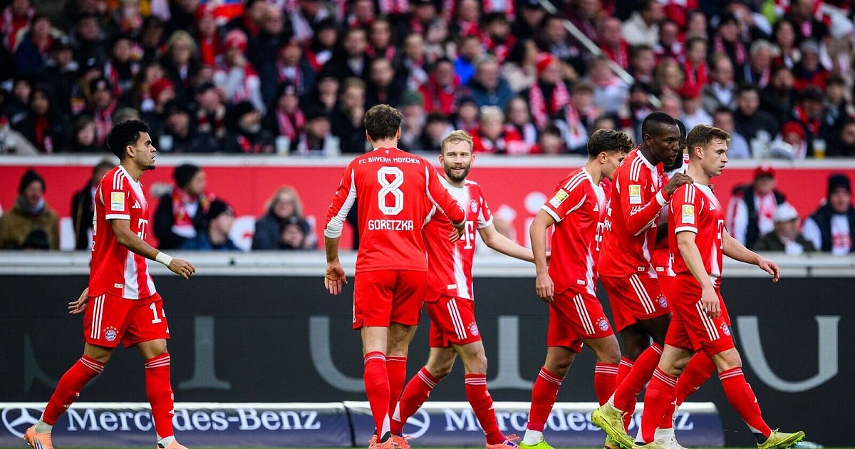 FC Bayern deklassiert VfB - Augsburg siegt nach Wagner-Aus
