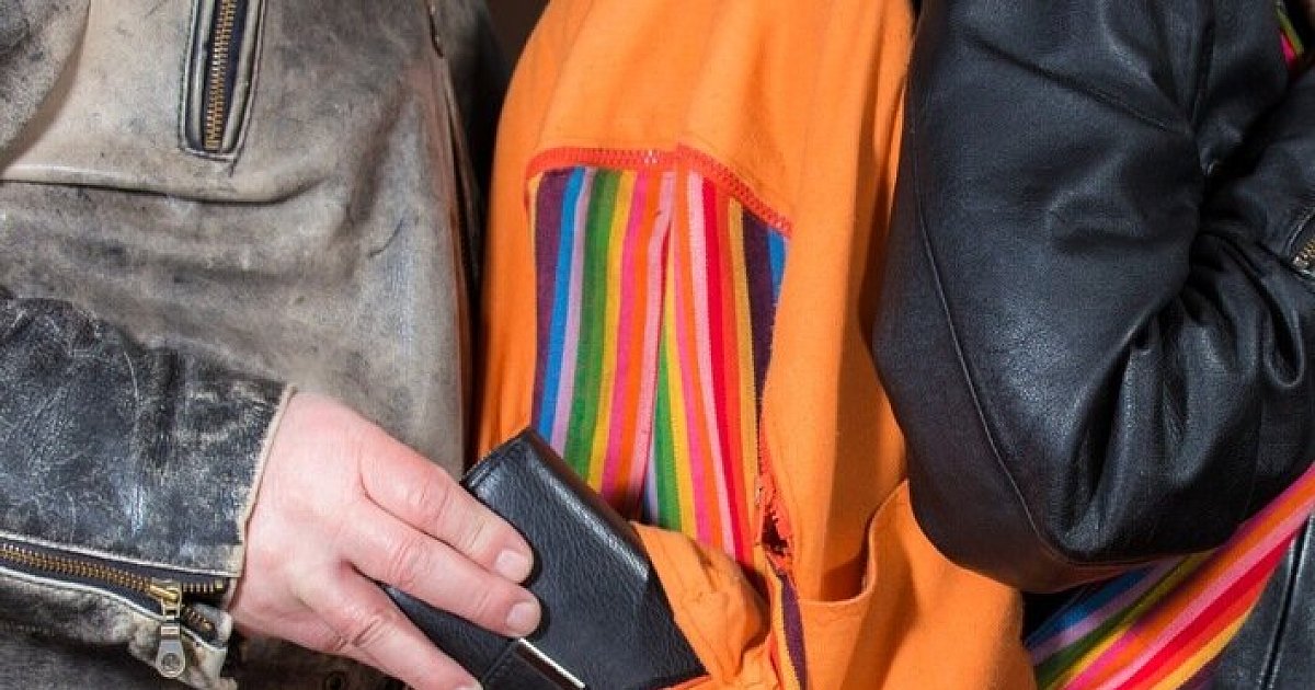 Infostand der Kriminalpolizei auf dem Weihnachtsmarkt