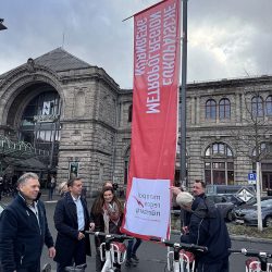 Flagge hissen. Foto: Metropolregion