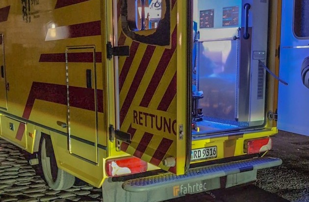 FW Dresden: Gewalt gegen Rettungskräfte - Patient bedroht Rettungskräfte und ...