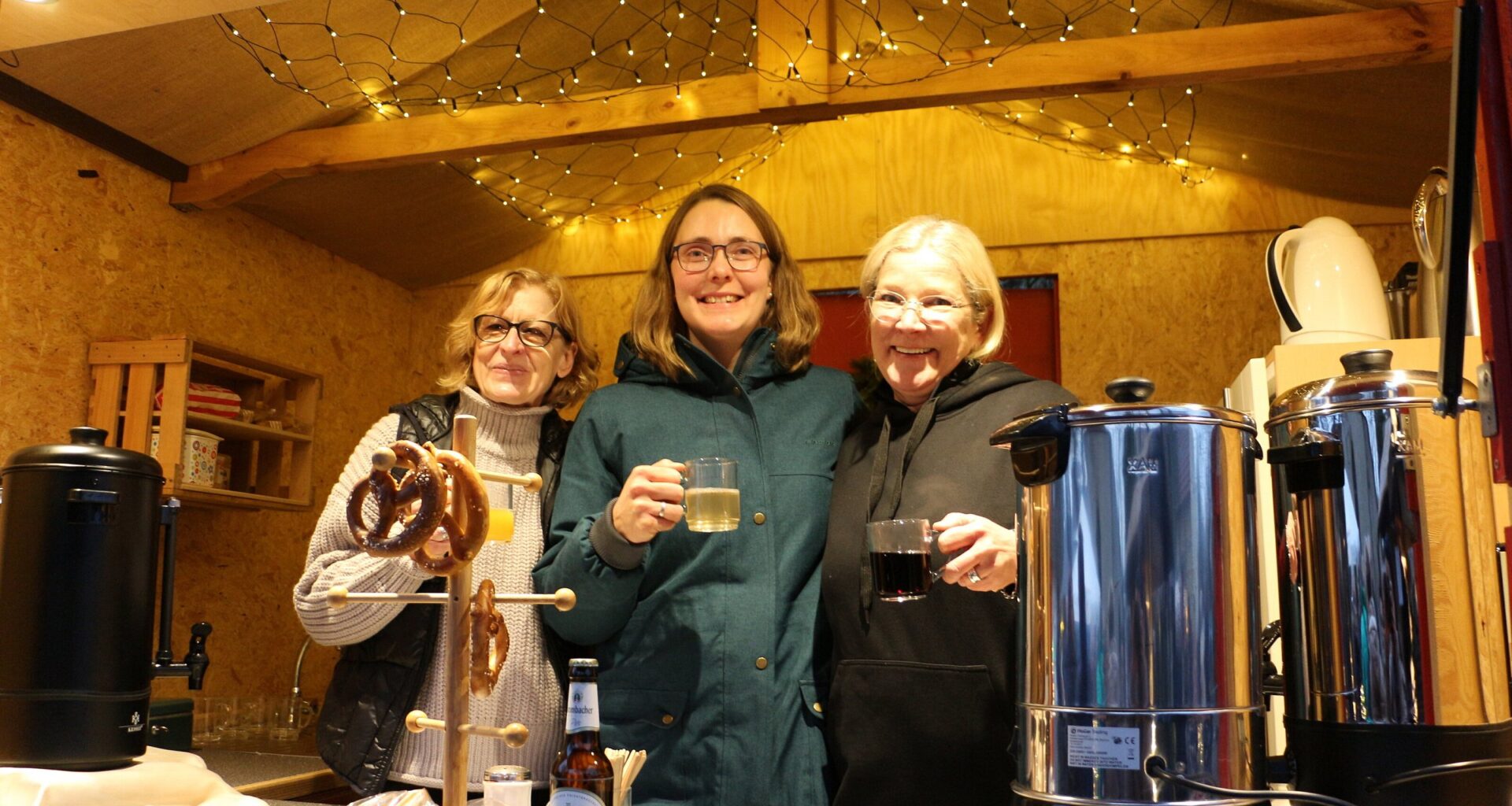 Weihnachten 2025: Haller Stadtteil-Weihnachtsmarkt begeistert mit Lichterglanz | Haller Kreisblatt