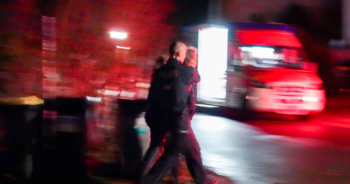 Polizei mit Brotmesser bedroht: SEK überwältigt 60-jährigen Bielefelder