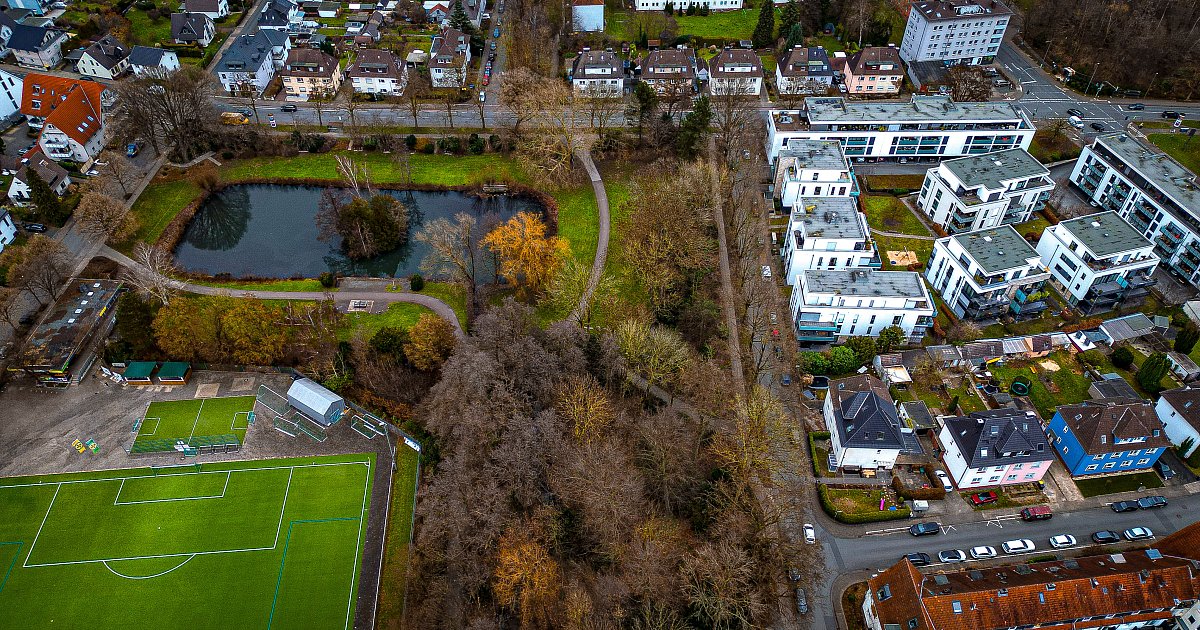 Zwei junge Männer in Bielefelder Parkanlage ausgeraubt und geschlagen