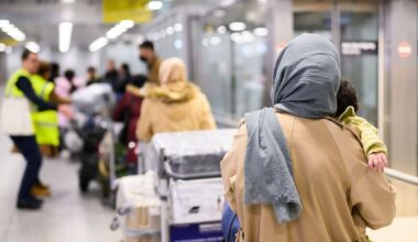 Charterflug bringt rund 140 Afghanen nach Berlin | Nachrichten Aktuell